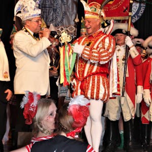 Als einen der Höhepunkte der Sitzung der Weißpfennige präsentierte Präsident Joachim Zimmer den singenden und tanzenden Prinzen Josef II.