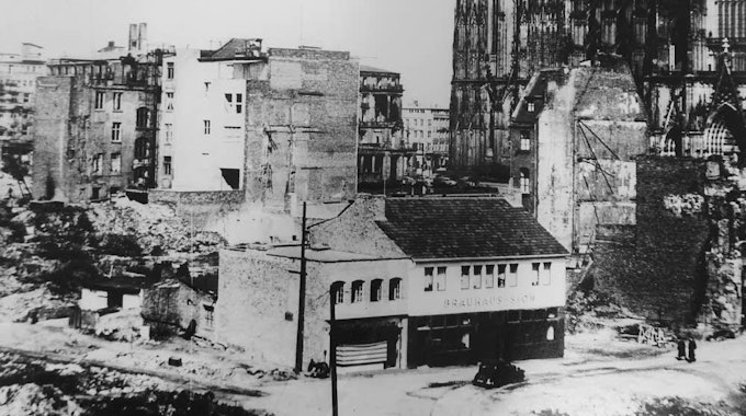 Neuanfang: In einem zunächst nur zweigeschossigen Neubau startete in der zerbombten Altstadt das Brauhaus Sion 1951 mit der Gaststätte. Eine Braugenehmigung für die Altstadt gab es aber nicht mehr.