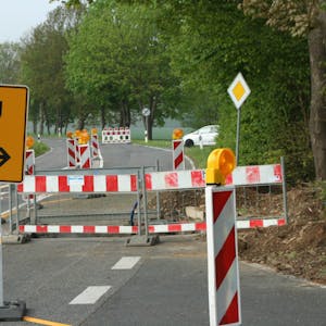 Schwierige Verkehrssituation: Mehrere Strecken der L 333 sind gesperrt wie hier zwischen Dattenfeld und Herchen.