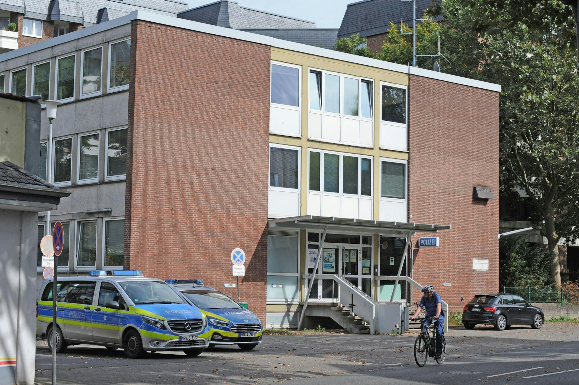 Polizeiwache Leverkusen Opladen