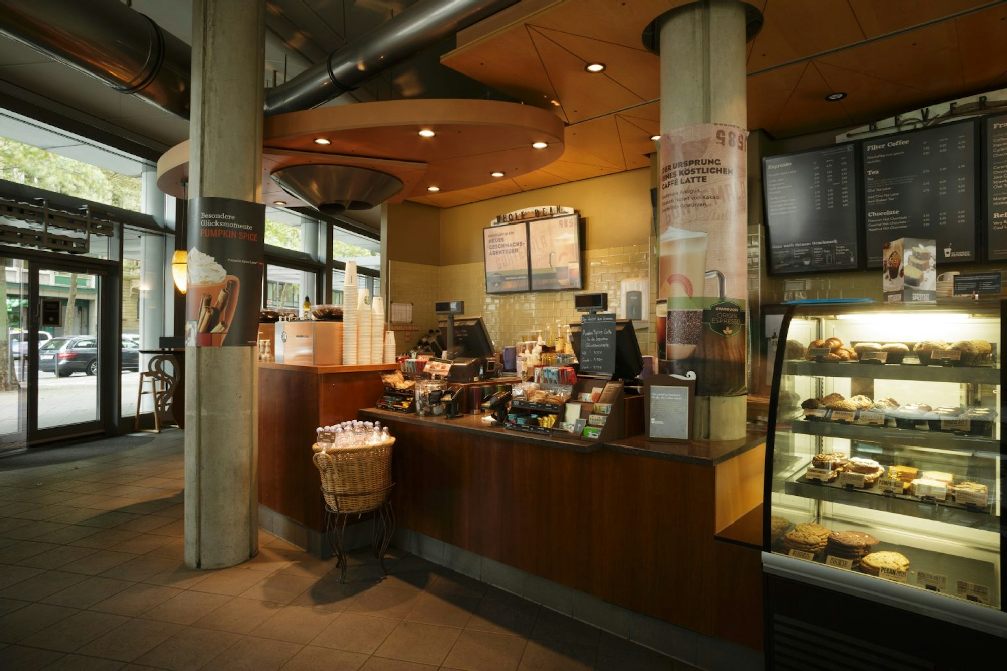 Die Angebotsvielfalt bei Starbucks ist bei den Filialen gleich groß.