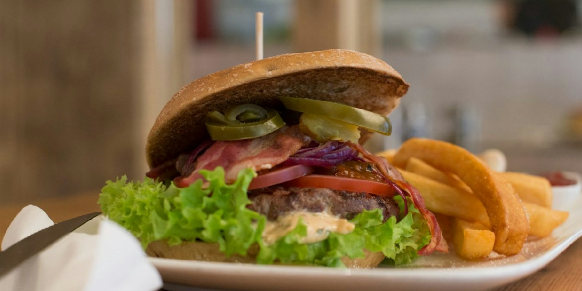 Burger in bunten und kreativen Variationen sind bei Freddy Schilling sehr beliebt.