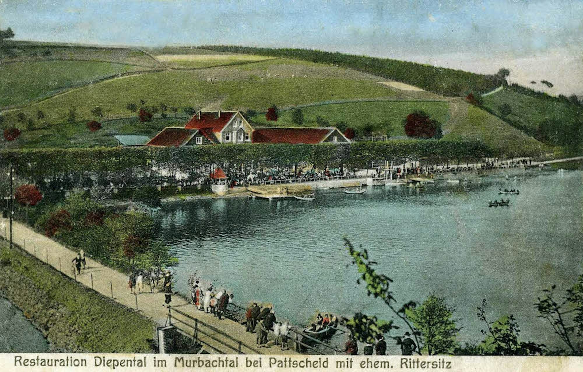 Diese Postkarte aus dem Jahre 1922 zeigt den Stausee mit dem Ruderbetrieb noch ohne Wochenendhäuser auf dem Hügel.