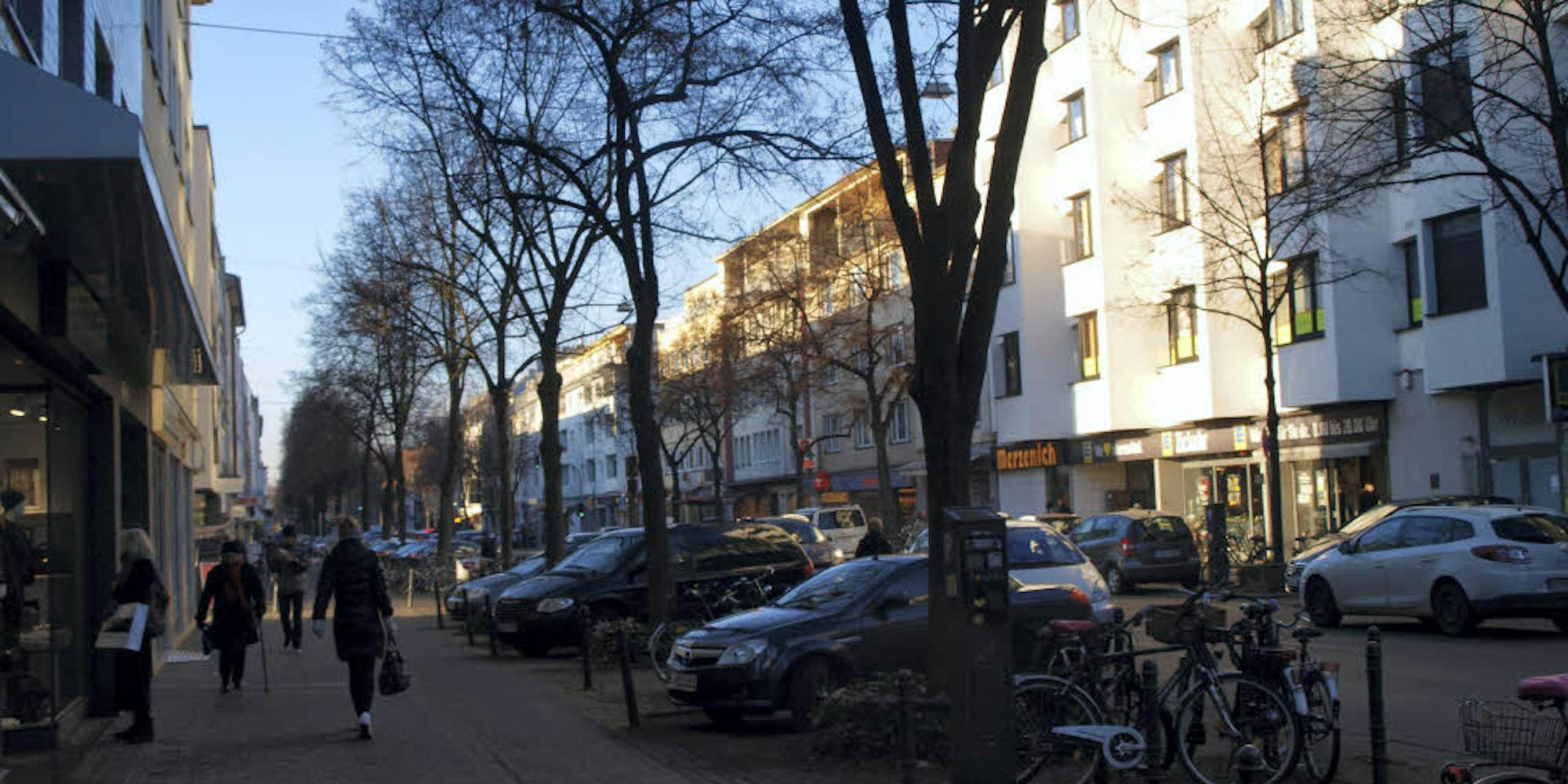 Bewohner der südlichen Seite der Dürener Straße dürfen auch nur dort parken.