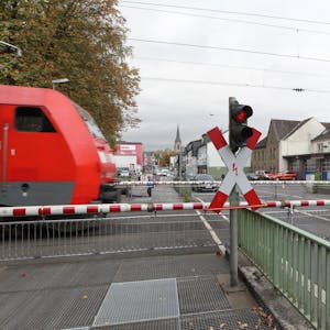 Auf den Bau einer Unterführung, die den Bahnübergang an der Brückenstraße ersetzt, warten die Eitorfer Planer bislang vergebens.