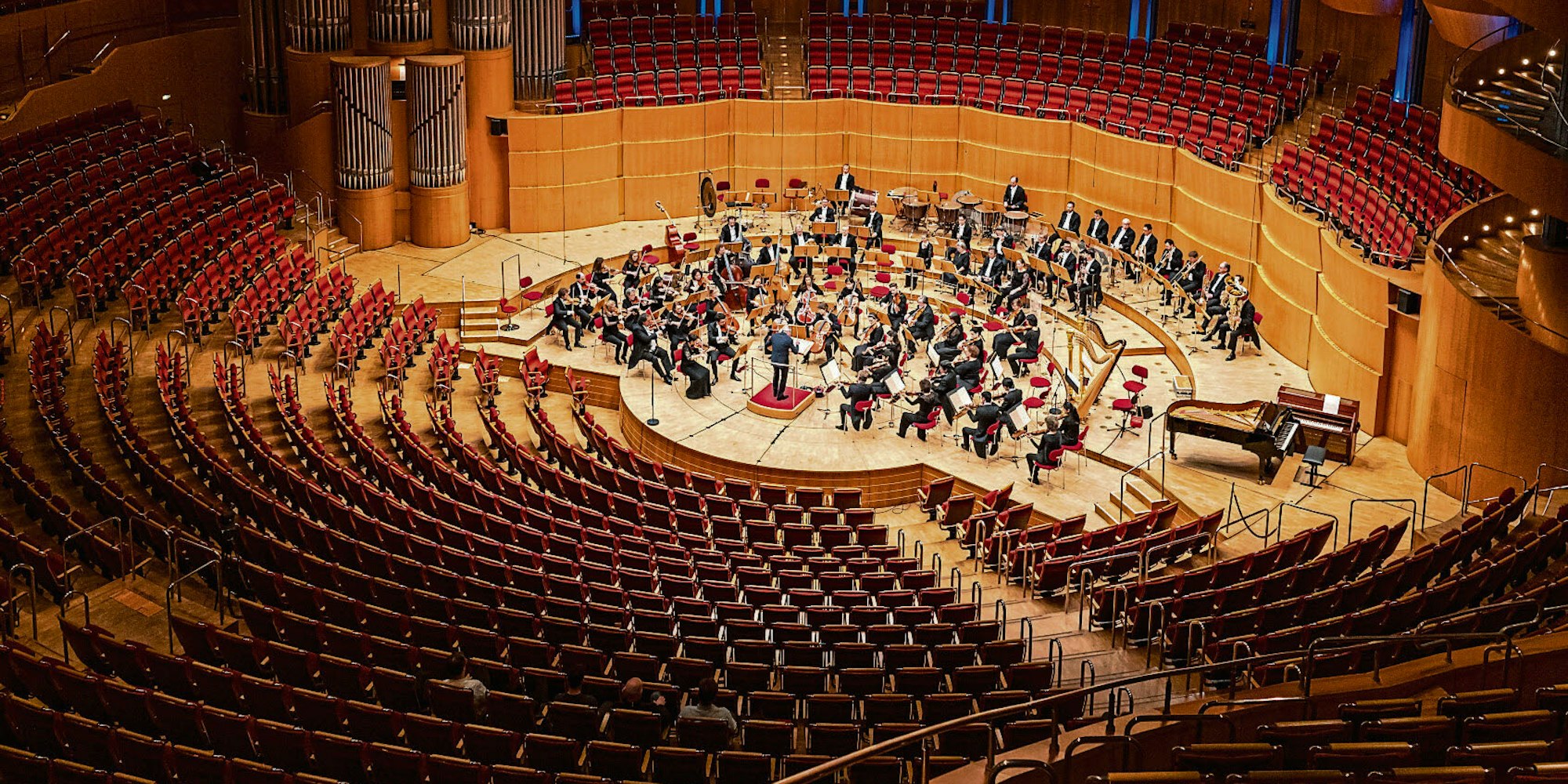 Berlioz in gähnender Leere: Das Gürzenich-Orchester unter Sylvain Cambreling beim Dienstag- Abokonzert in der Kölner Philharmonie