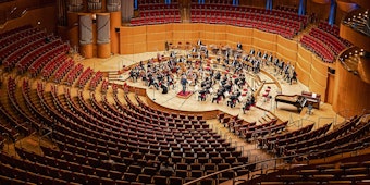 Berlioz in gähnender Leere: Das Gürzenich-Orchester unter Sylvain Cambreling beim Dienstag- Abokonzert in der Kölner Philharmonie