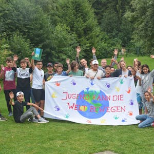 Die Teilnehmer des Sommercamps in Oberengse bei Gummersbach.