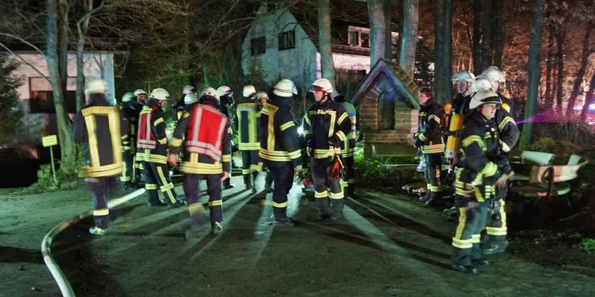 Ein Großaufgebot an Feuerwehrleuten war in Holzem im Einsatz.
