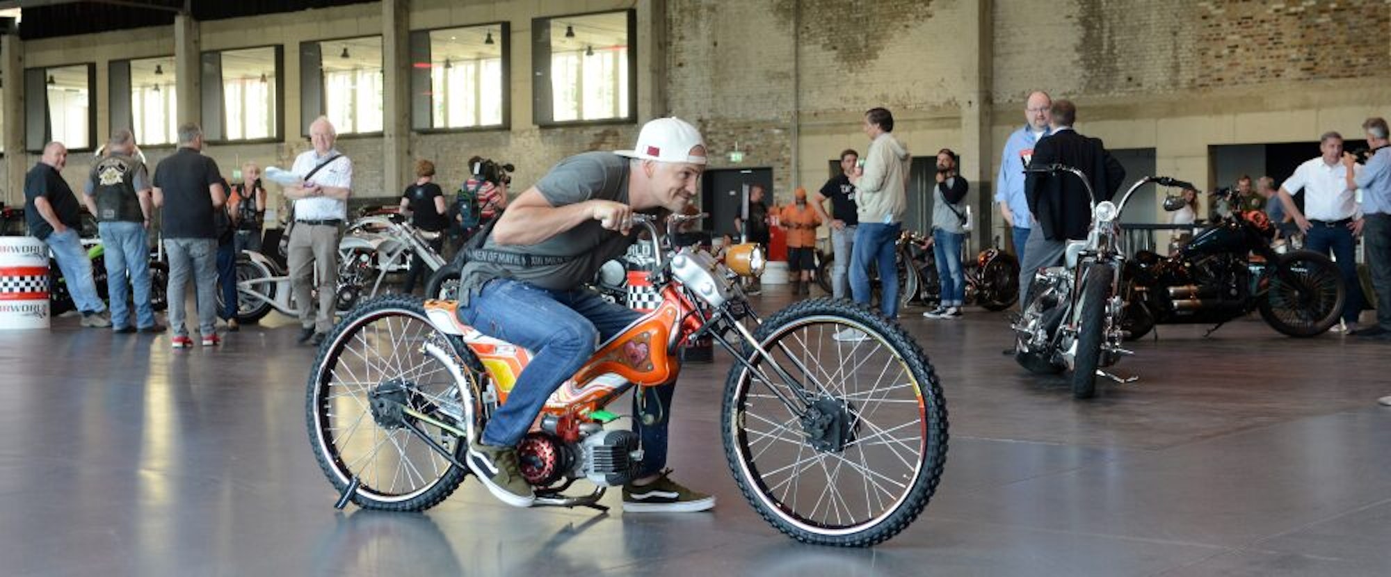 Ein Moped auf Abwegen: Kaum zu fahren ist die „Kreidstler“ von Danny Schramm, sieht aber abgefahren aus.