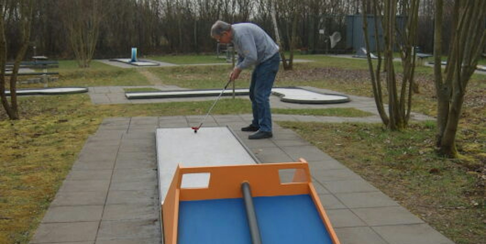Auch Besucher können in Türnich Minigolf spielen.