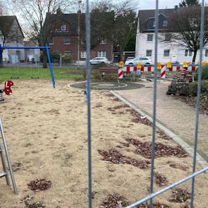 Der Spielplatz in Bachem ist seit Monaten gesperrt. 