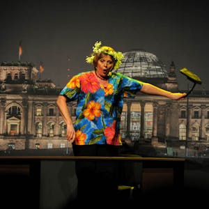 Anne Rixmanns großartige „Angela Merkel“-Parodie