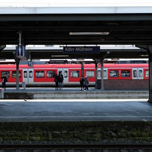 Der Bahnhof Mülheim ist eine wichtige rechtsrheinische Umsteigestation und bei Pendlern sehr beliebt.