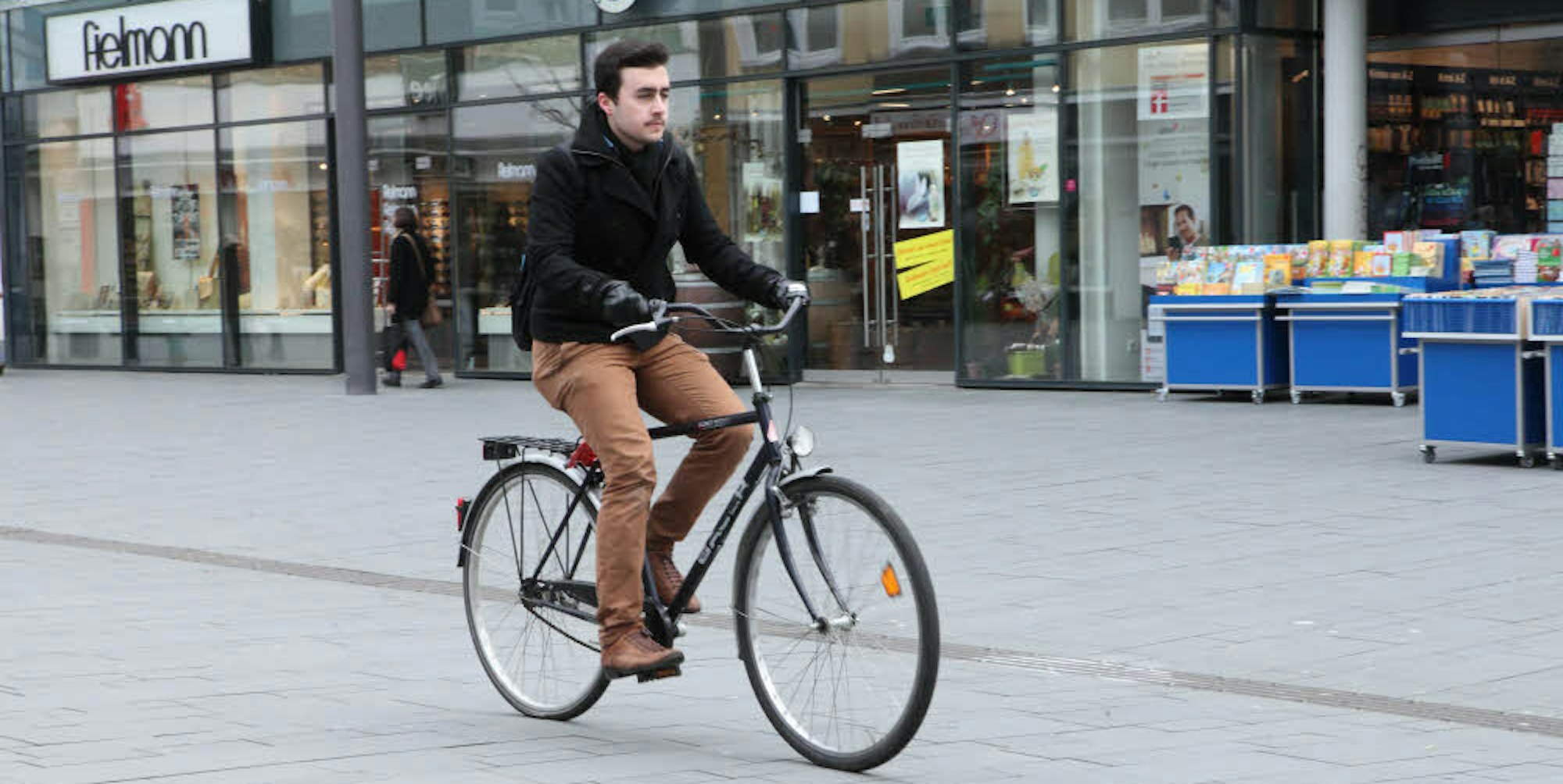 Wer durch die Fußgängerzone will, braucht sein Fahrrad künftig nicht mehr zu schieben.