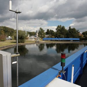 Die Abwässer werden in der Anlage am Beningsfeld in Refrath in großen Becken behandelt.