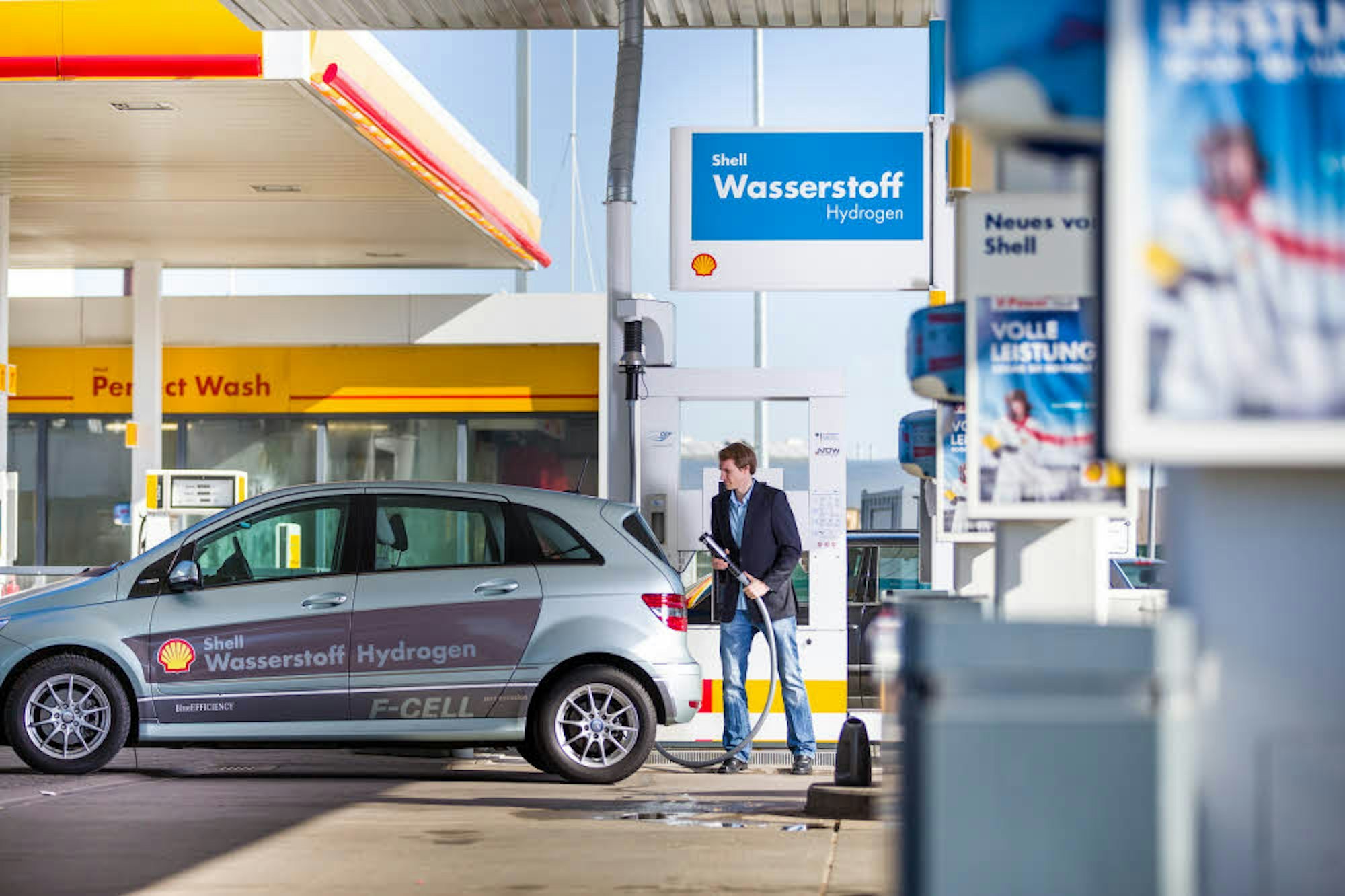 Shell plant, die größte PEM-Wasserelektrolyseanlage in Wesseling zu bauen.