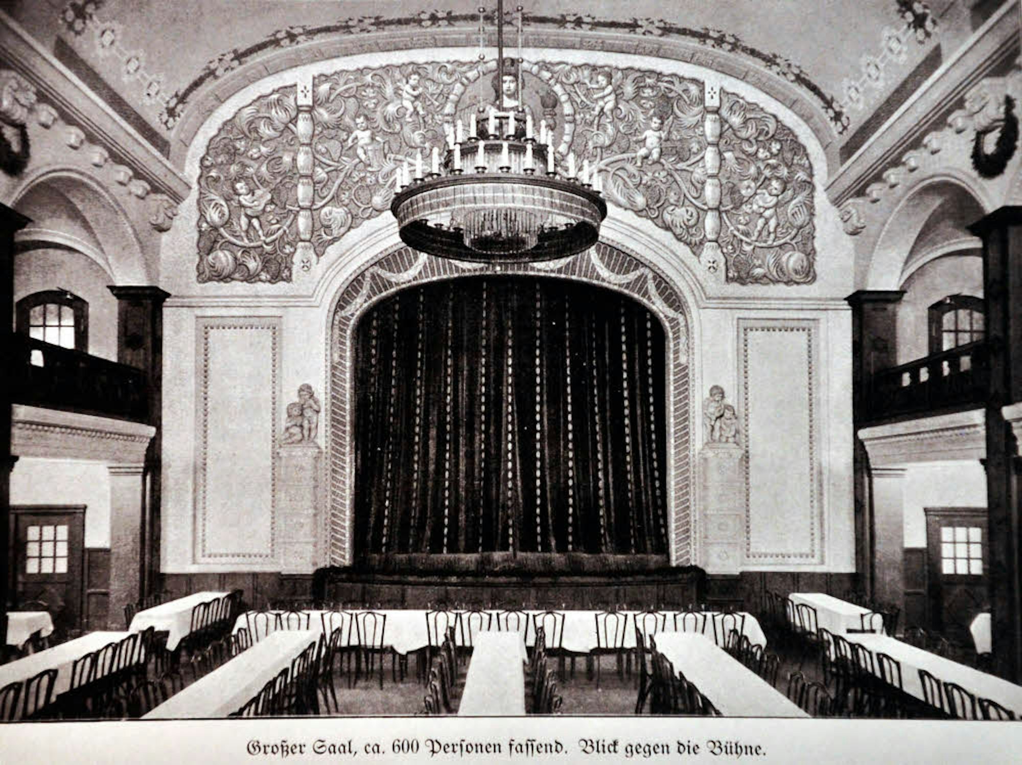Auch früher diente das Haus als Theater (Ansicht von 1909).