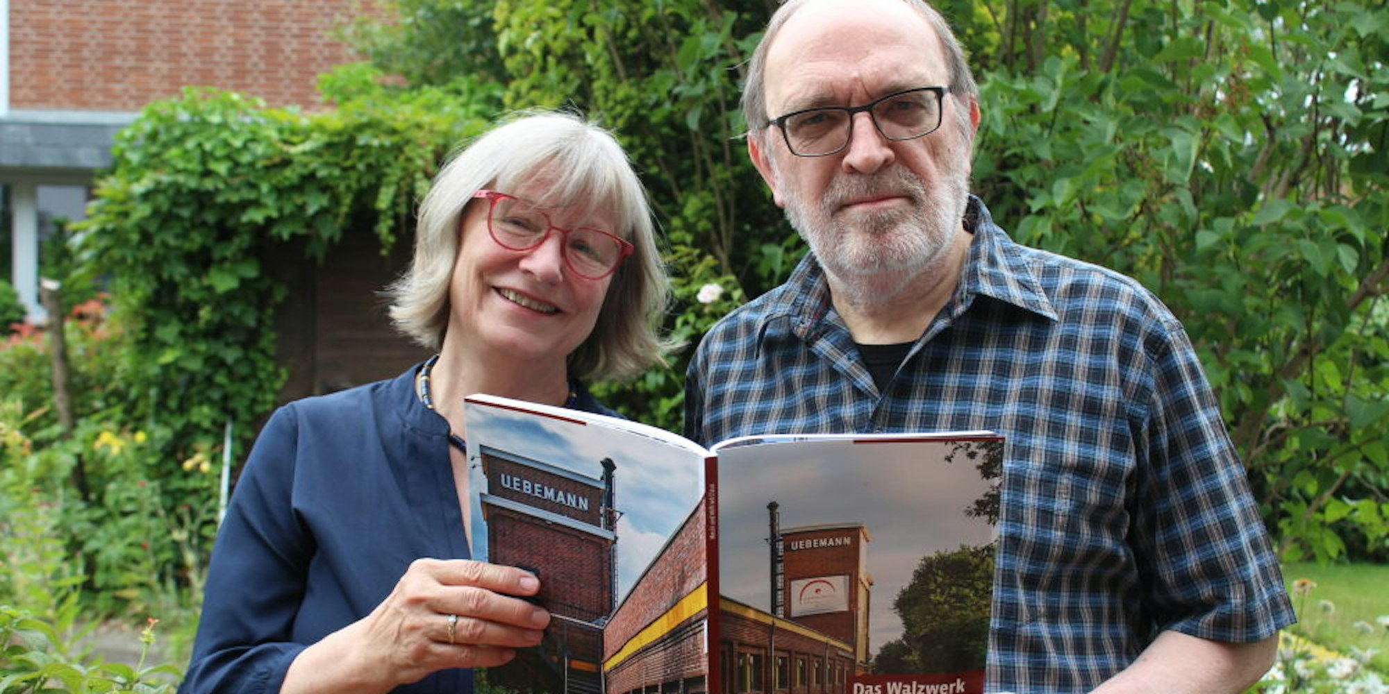 Drei Jahre haben Mecki und Wilfried Claus an ihrem Buch über das Walzwerk gearbeitet.