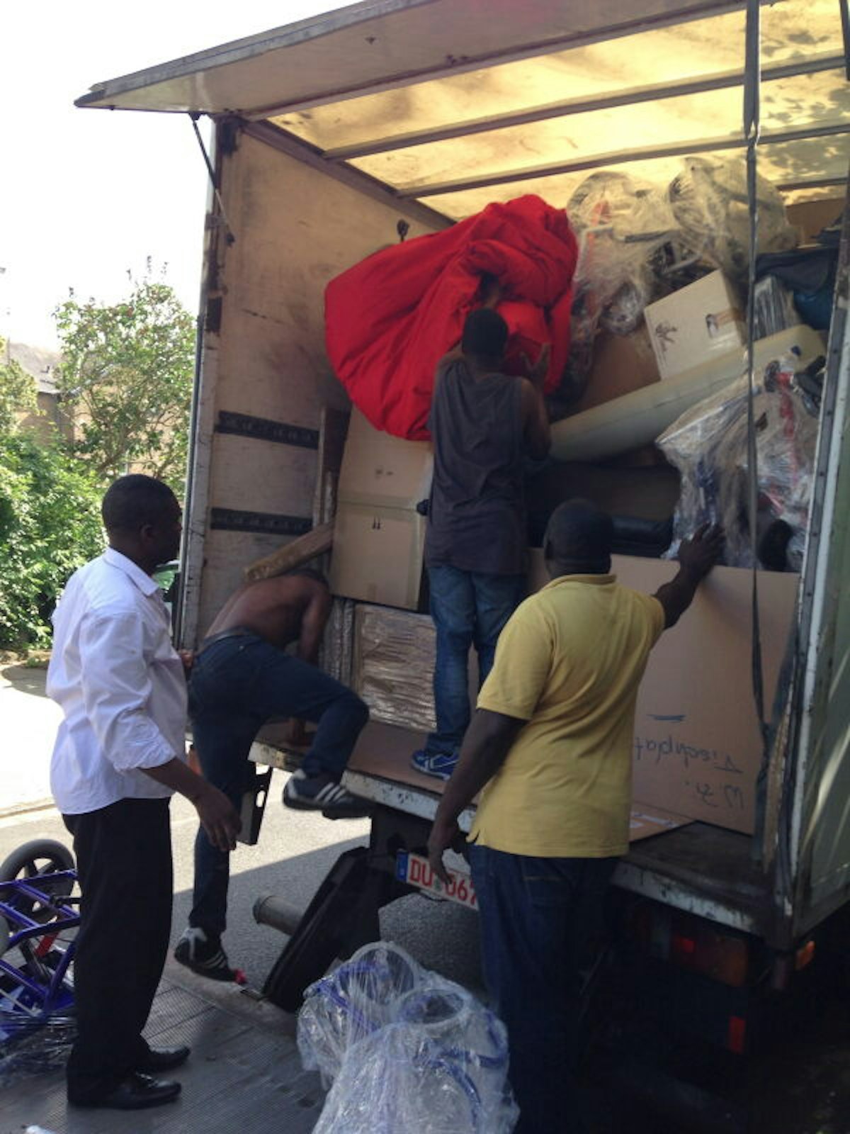 Regelmäßig schickt der Verein Transporte mit Hilfsgütern auf den Weg nach Nigeria.