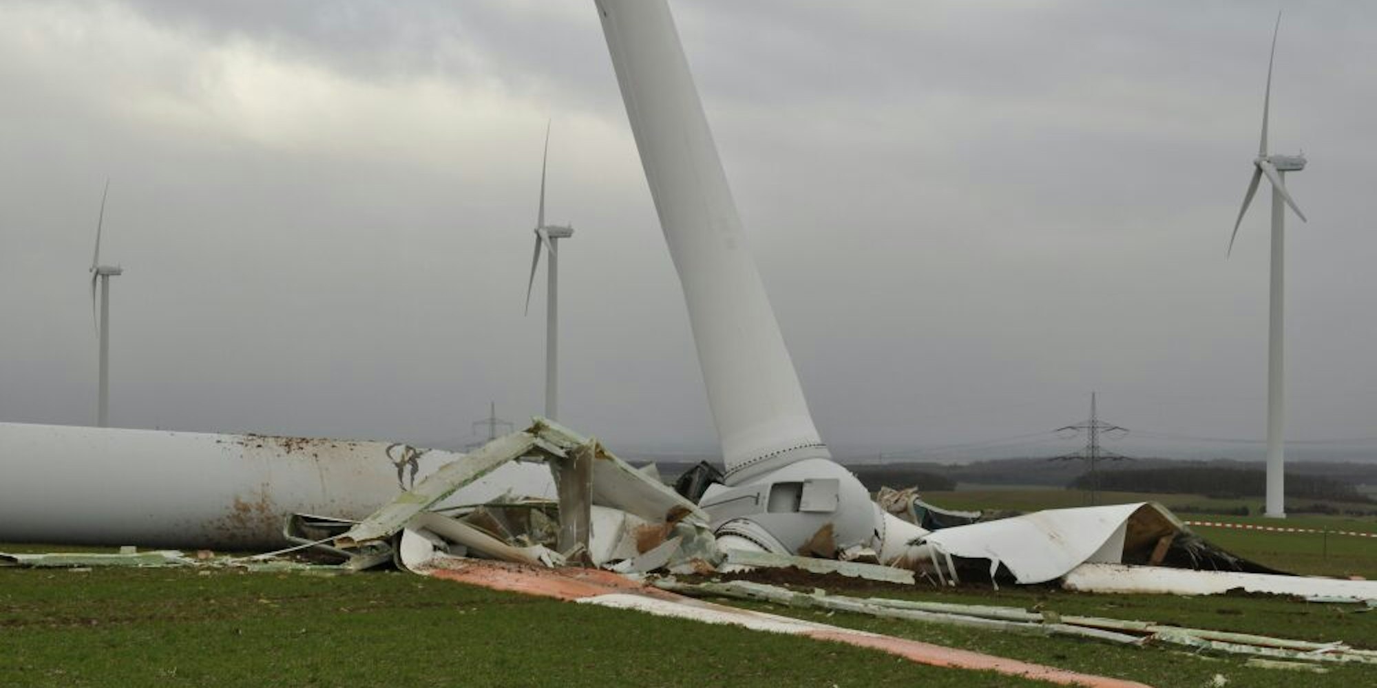 Nur Trümmer ließ im Jahr 2013 das Sturmtief Xaver von einem Windrad in Vlatten übrig.