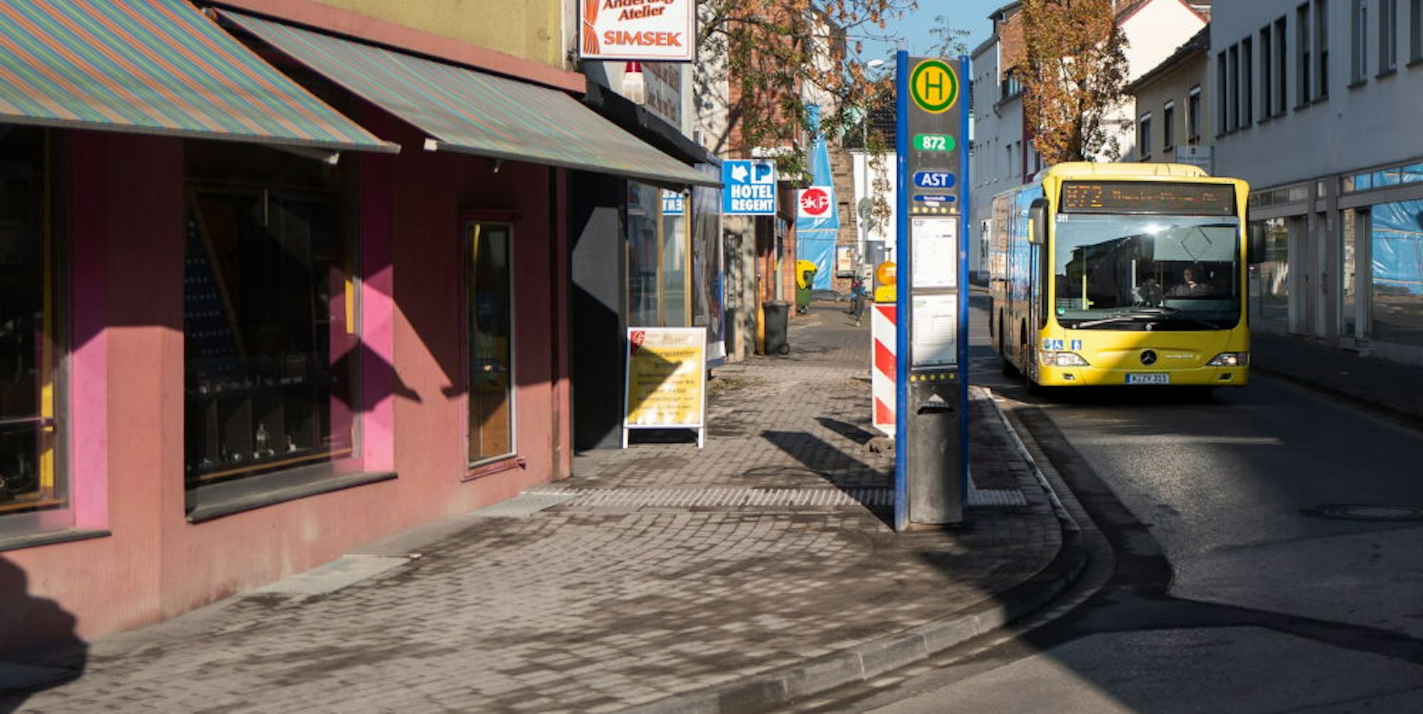 Im Bereich der Haltestelle „Baumstraße“ soll der Bordstein im Nachhinein abgesenkt werden.
