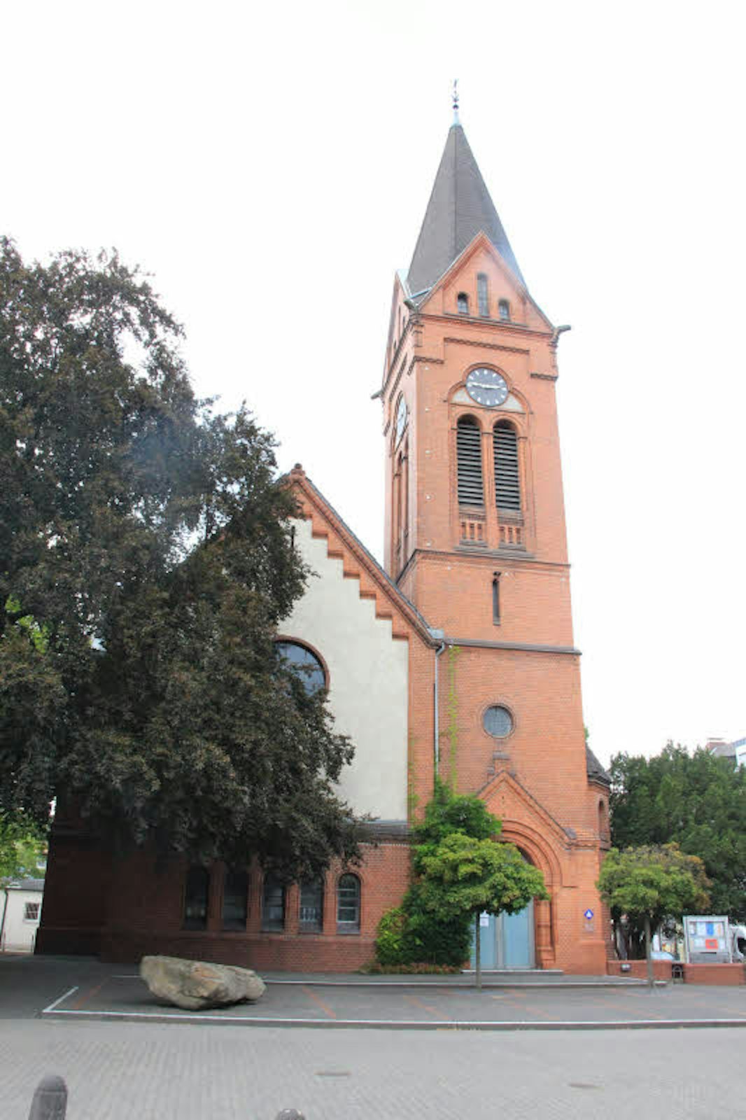Die evangelische Johanneskirche wurde 1903 eingeweiht.
