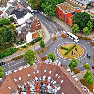 Der Kreisel an der Kreuzung Friedrich-Ebert-/Bonnstraße ist ein Unfallschwerpunkt.