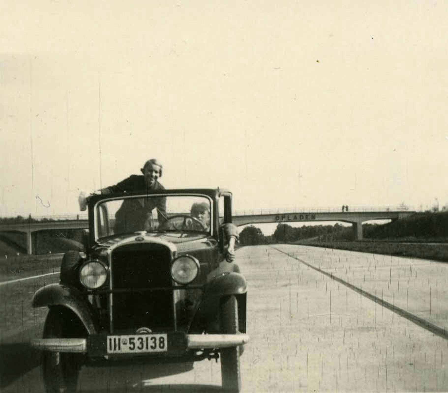 Pause mitten auf der Autobahn? In den 1930ern noch kein Problem.