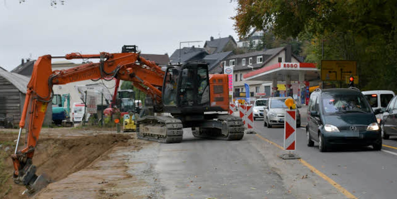 Eine neue Linksabbiegerspur soll den Verkehr am künftigen Neubaugebiet Biesfeld-West reibungslos fließen lassen.