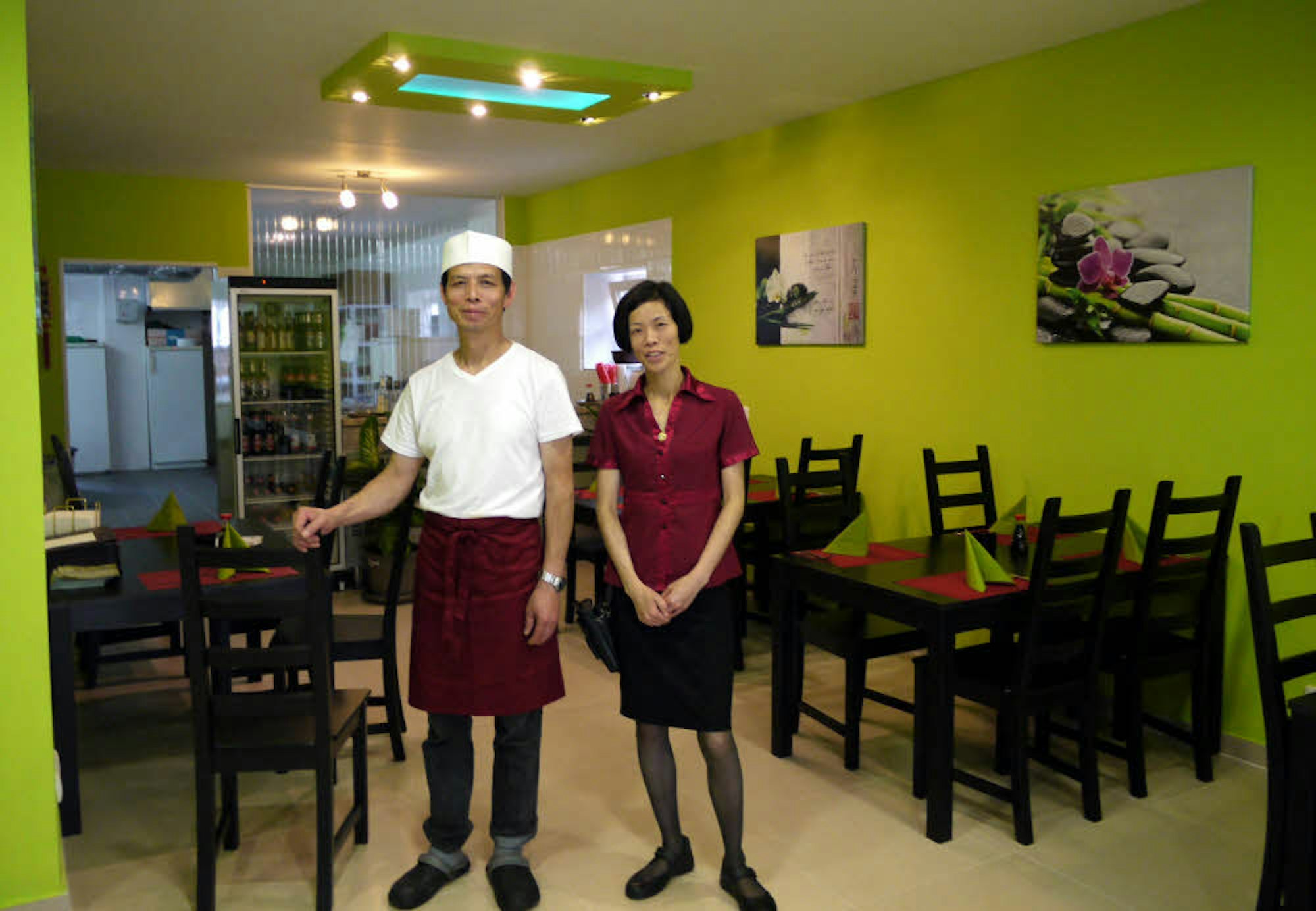 Herr Wu und Frau Lin in ihrem neuen Restaurant „Fu Da“ an der Olpener Straße.