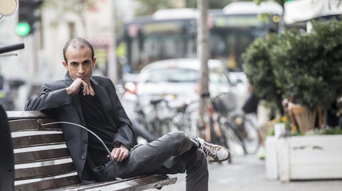 Der Bestsellerautor und Zukunftsforscher Yuval Noah Harari beobachtet eine tiefgreifende Veränderung der Gesellschaft und der Überwachung durch die Corona-Krise. 