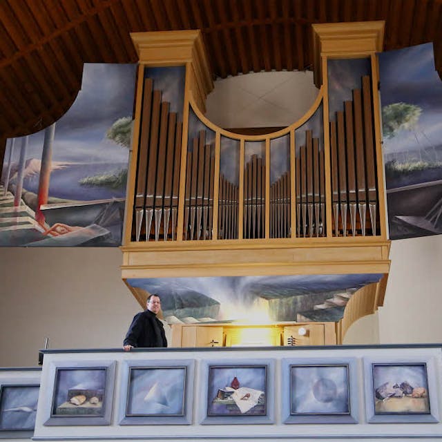 An der Orgel in St. Anna in Hellenthal wird ab dem Jahreswechsel Andreas Warlers neue Wirkungsstätte sein.
