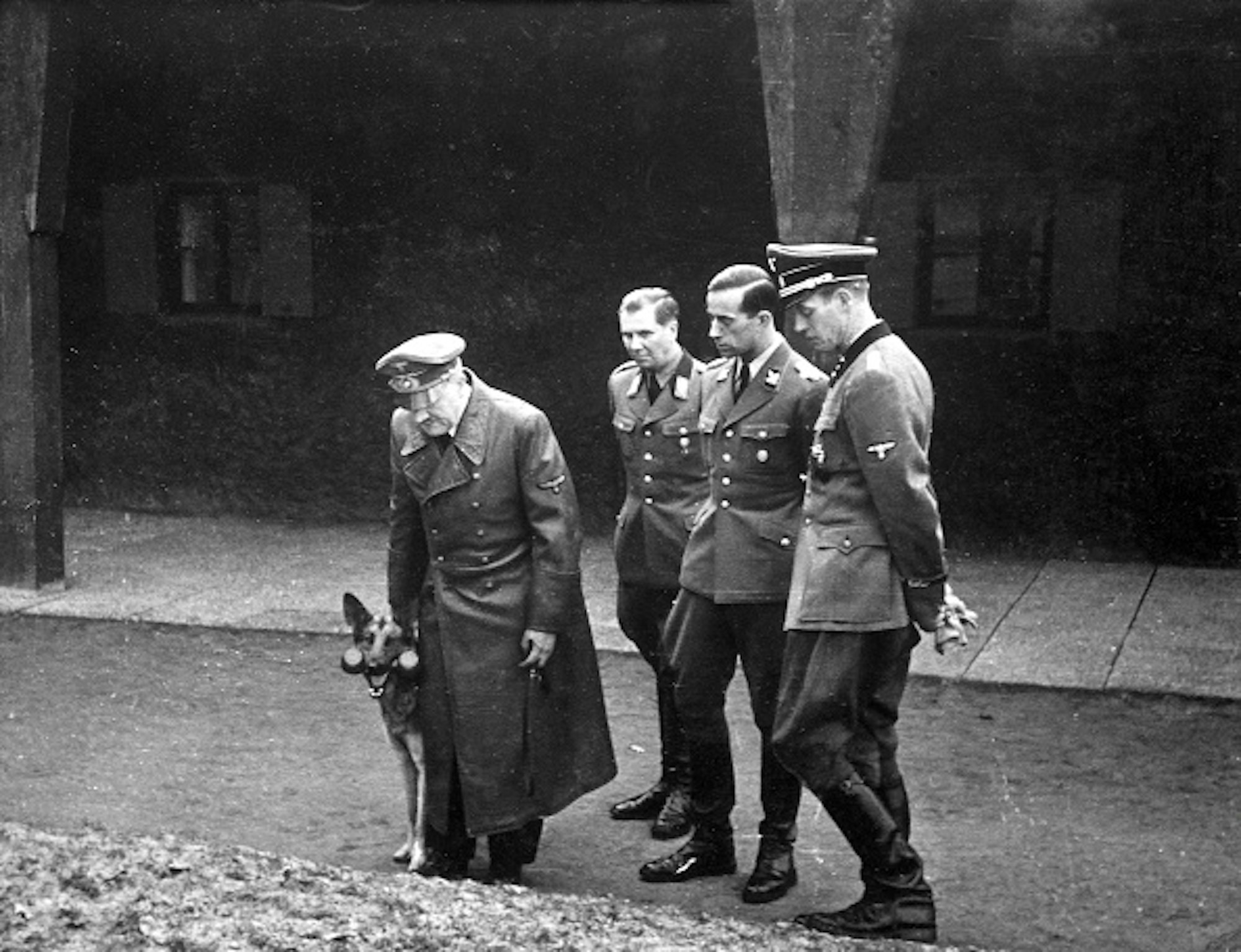 Hitler mit Günsche