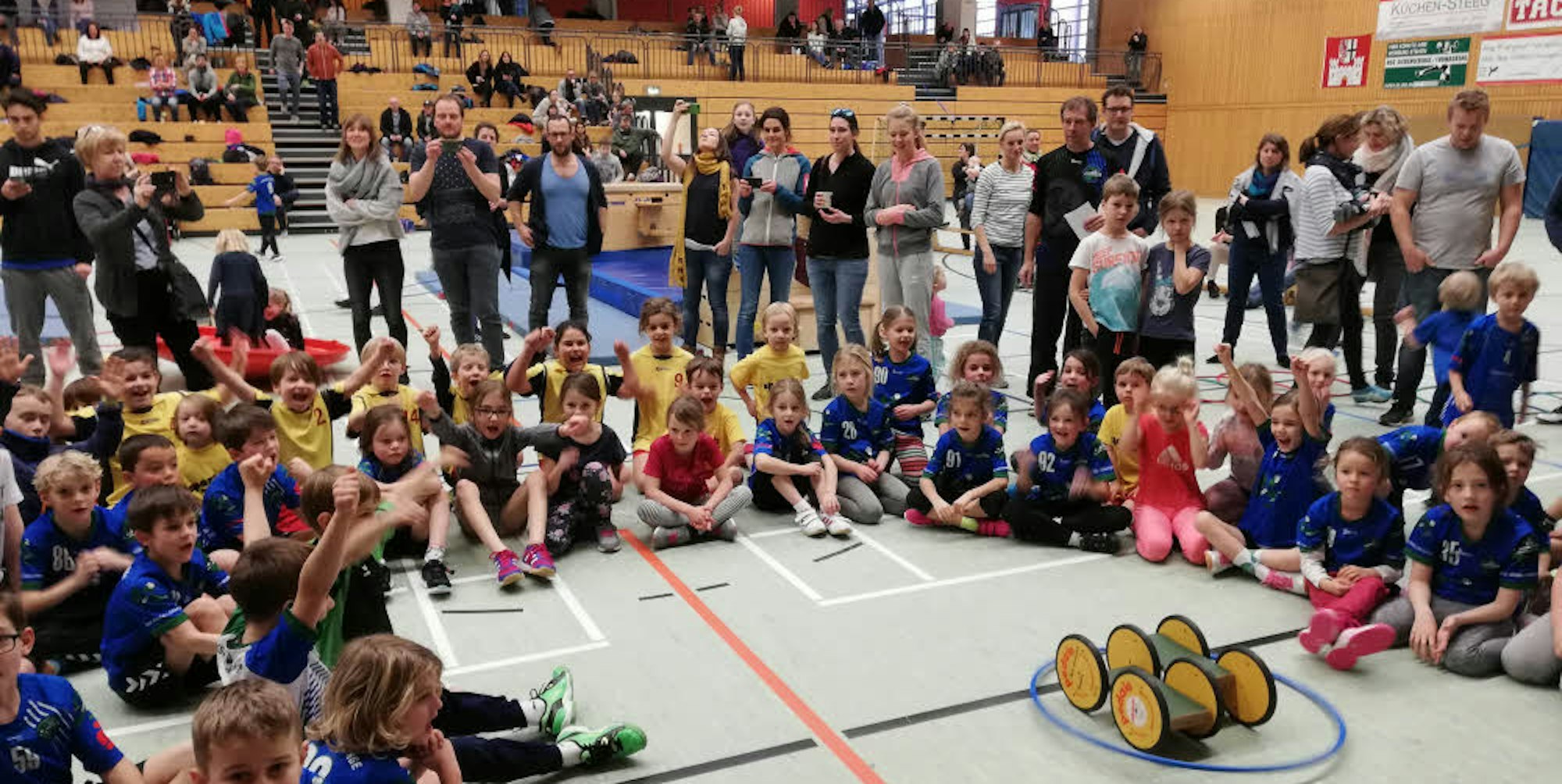 Am Minispielfestival der Handballspielgemeinschaft Siebengebirge nahmen 14 Teams mit knapp 100 Kindern teil.