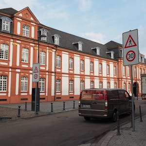 Viele Besucher der Abtei Brauweiler wünschen sich ein Lokal auf dem Gelände. Nun steht fest: Es entsteht im Alten Casino.