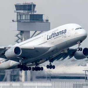 Lufthansa A380 dpa