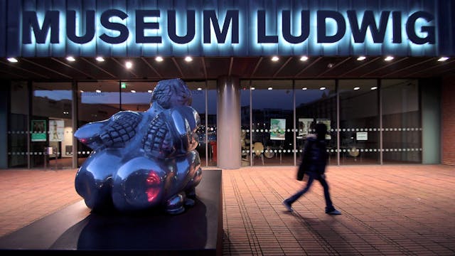 Im Anschluss an die Museumsnacht gibt es im Foyer des Museums Ludwig eine Aftershowparty bis fünf Uhr morgens.