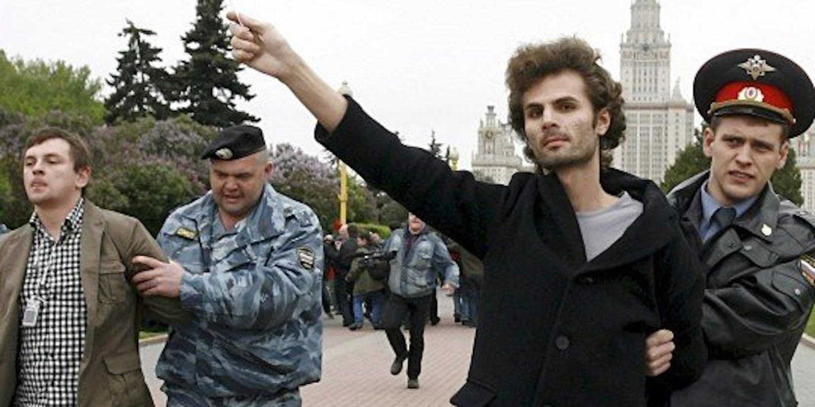 Festnahme eines Protestanten bei einer Schwulenparade in Russland.
