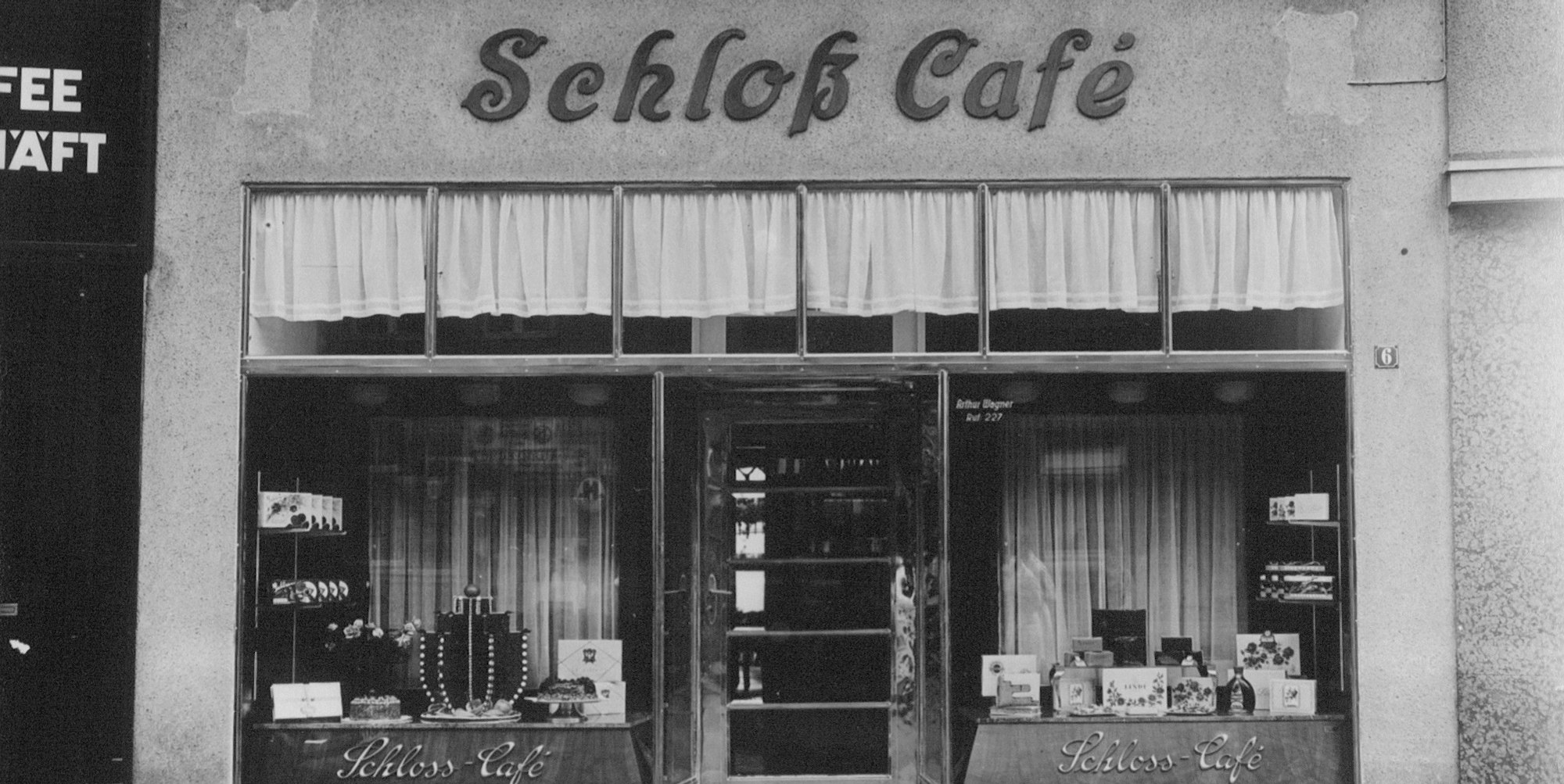 Schloß-Café Himperich 1945
