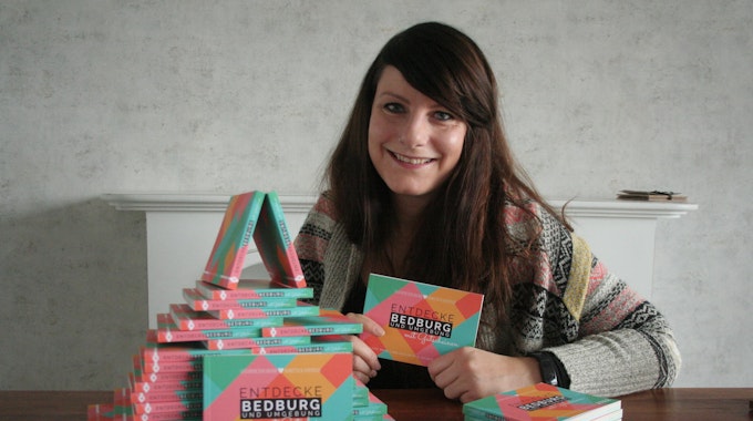 Elena Keßler hat das Gutscheinbuch für Bedburg neu aufgelegt.