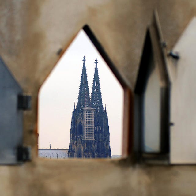 Es gibt in Köln zahlreiche Orte und Perspektiven, damit auch mal ein außergewöhnliches Dom-Foto gelingt.