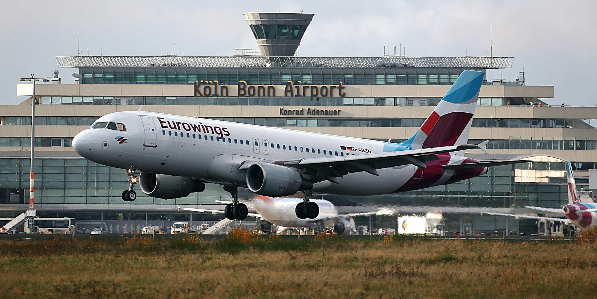 Eurowings Flugzeug Köln Bonn dpa 2017