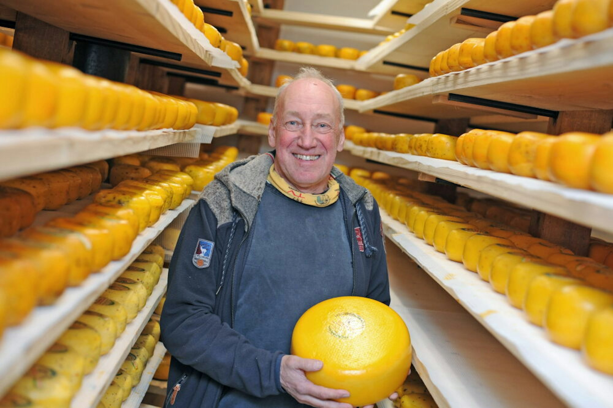 Der Witzheldener Landwirt Bernd Hielscher ist mit Produkten aus seiner Käserei in Krähwinkel im Sortiment vertreten.