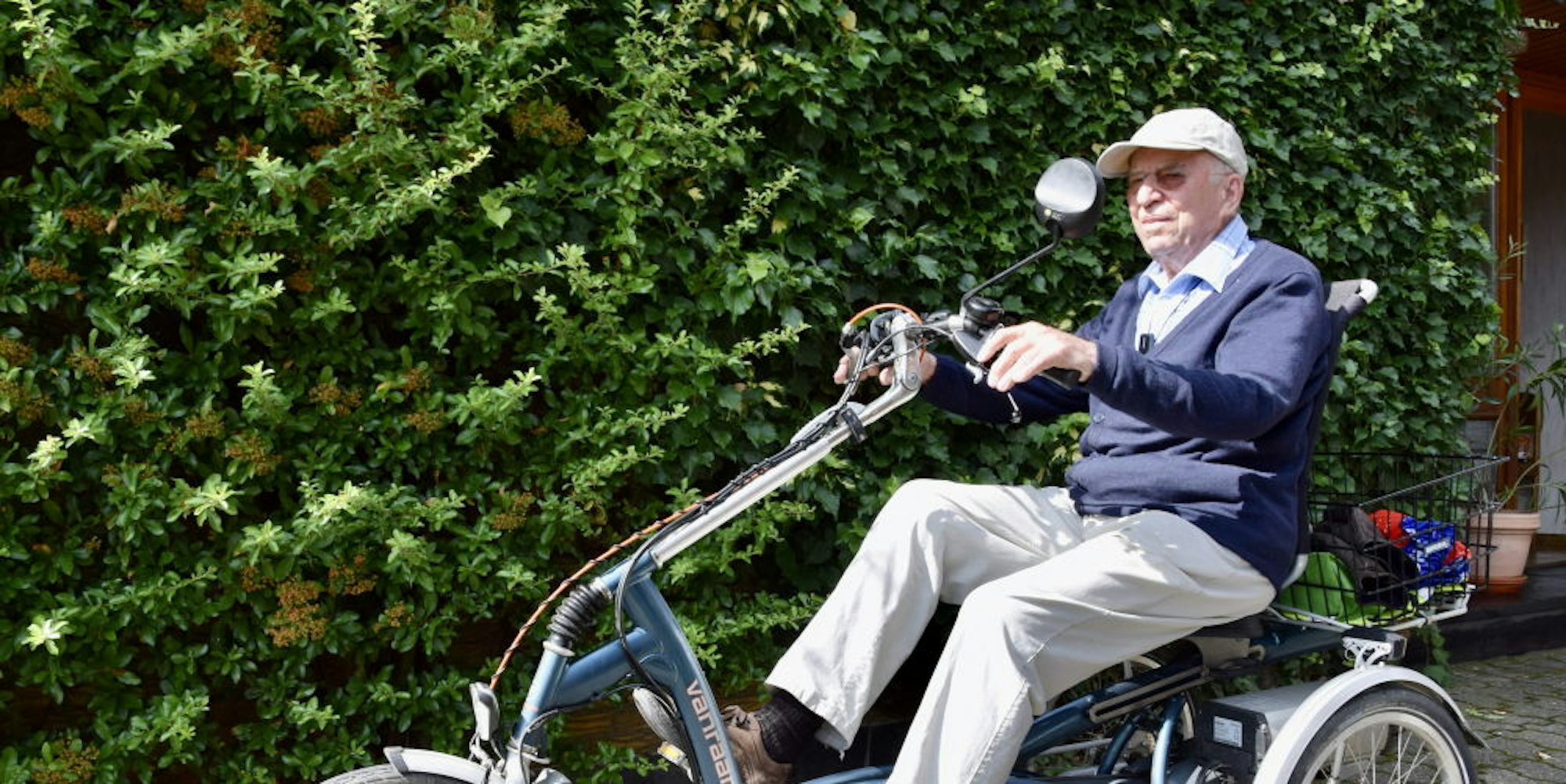 Zwei Touren pro Woche unternimmt der 94-jährige Gerhard Wollank mit seinem Elektrodreirad.
