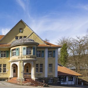 Das alte Hohenzollernbad soll zum Bergischen Forum für Wissen und Kultur um- und ausgebaut werden.