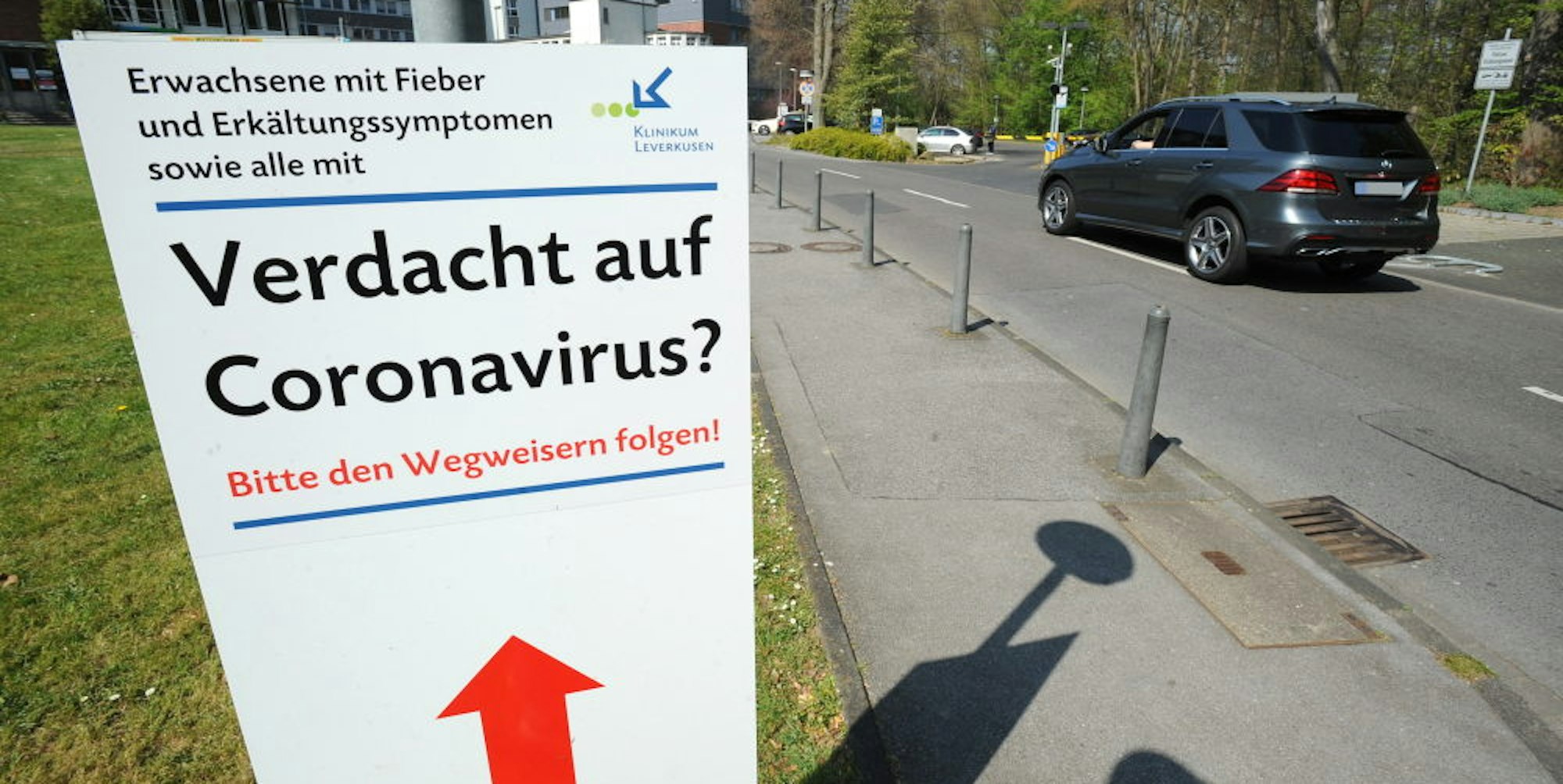 Hinweisschild am Klinikum Leverkusen.