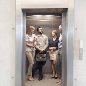 Small-Talk im Fahrstuhl