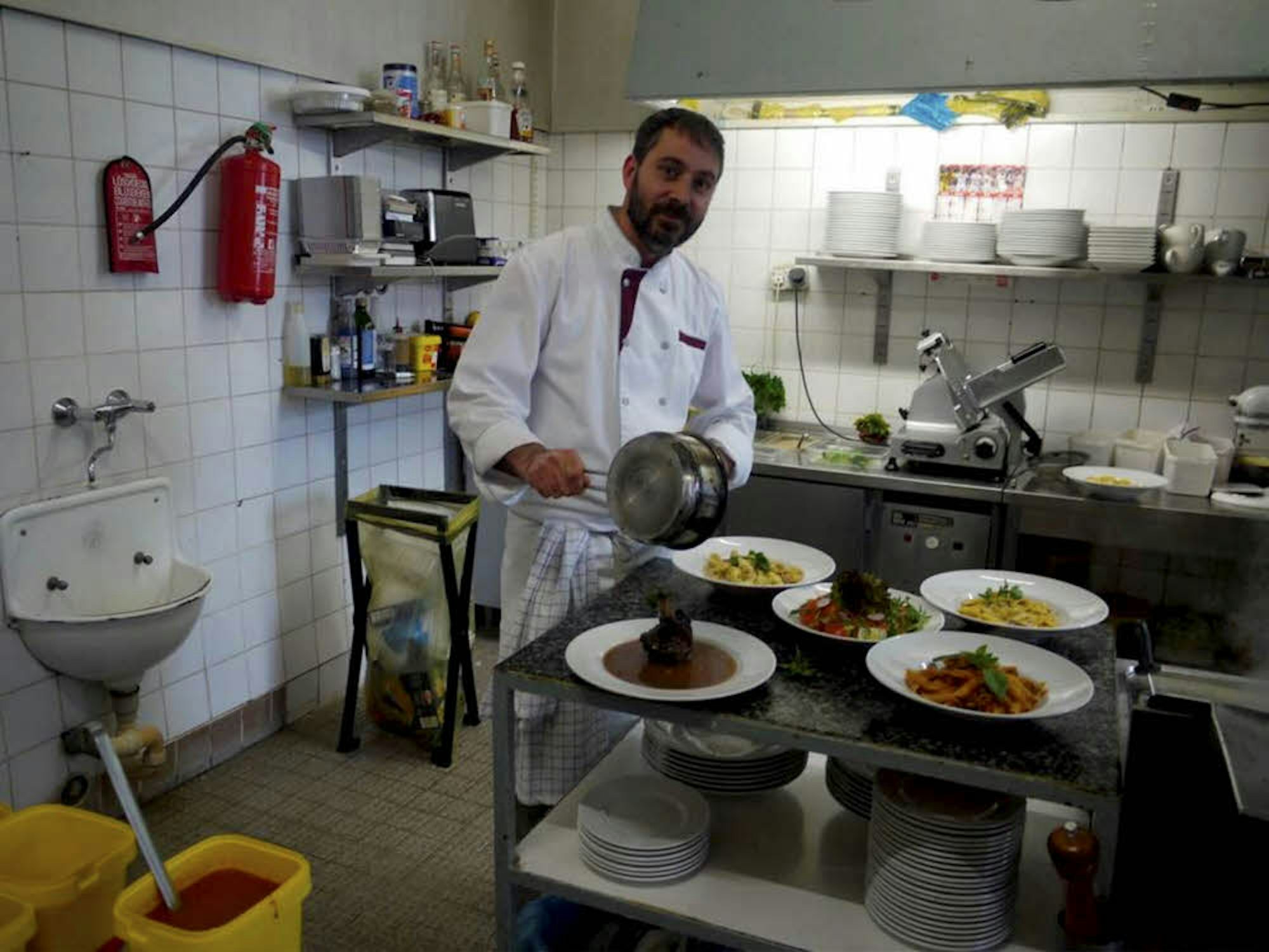 Auf neue Trends der italienischen Küche setzt Chefkoch Ylmaz Gumus im Brühler Ristorante Grissino. Seit 25 Jahren schon hat er das Sagen in der Küche.