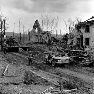 Evangelische Kirche und Pfarrhaus in Bergheim-Zieverich waren zerstört, als die US-Bodentruppen anrückten.
